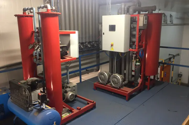 CA installation with CO2 scrubber and N2 generator for up to 500 tons apples.